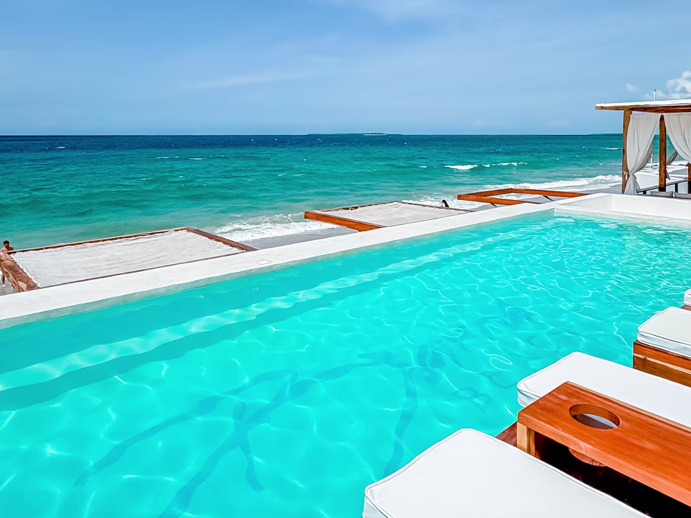 barra-beach-swimming-pool